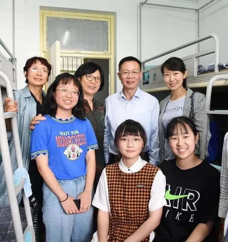 f4bc67ef60bf4472b97df7ea5ac57f42.jpg f4bc67ef60bf4472b97df7ea5ac57f42.jpg